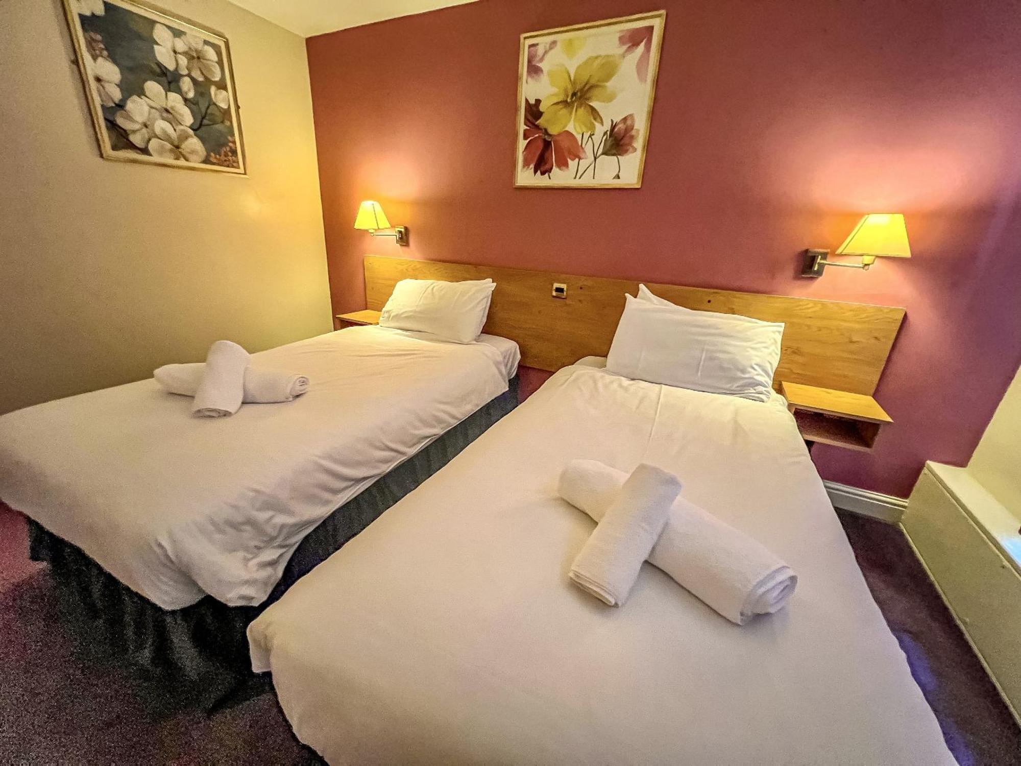 ספלדינג The Red Lion Hotel מראה חיצוני תמונה